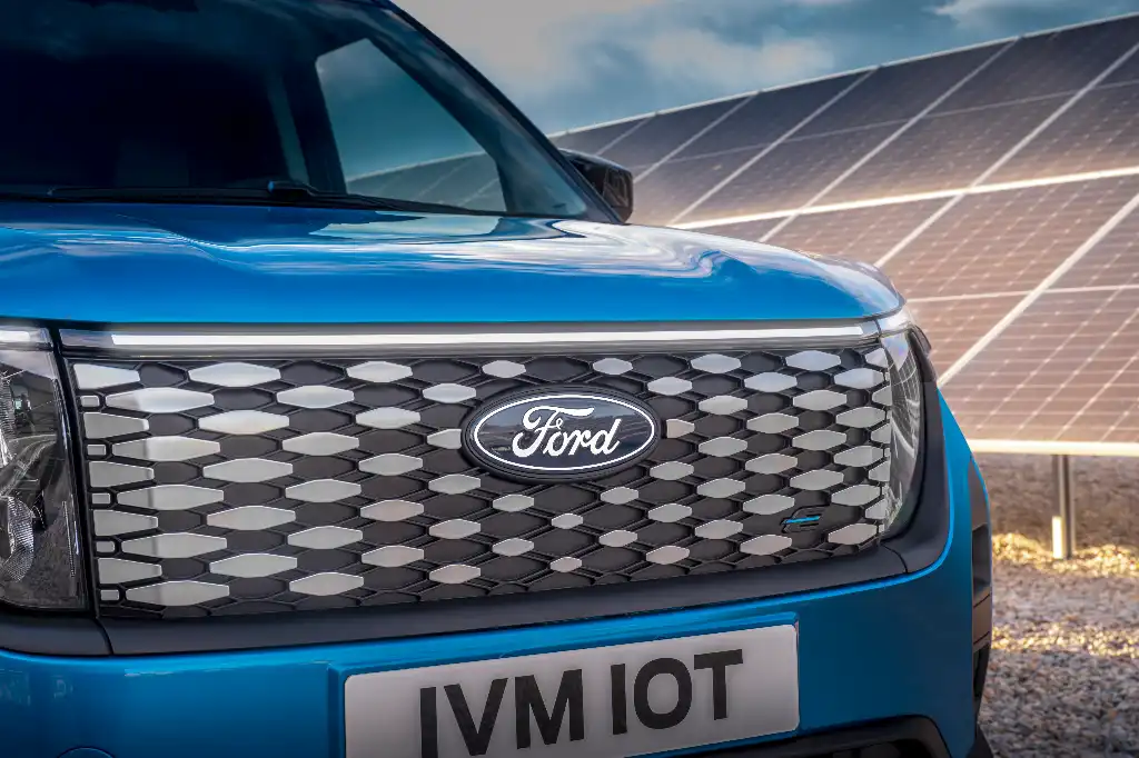 new Ford E-Transit Courier grille