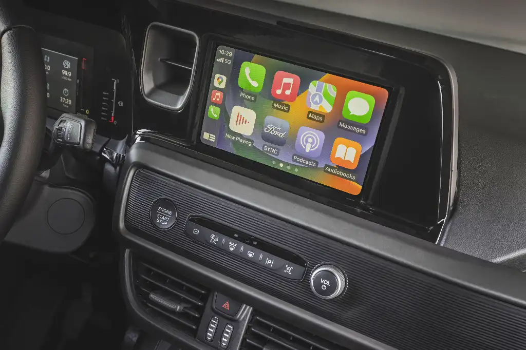 8-inch touchscreen display with Apple CarPlay display