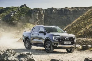 Ford Ranger Platinum off-road with a dust cloud