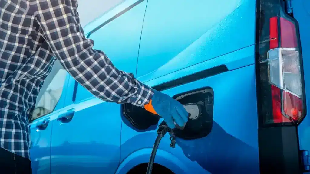 Ford E-Transit Courier charging