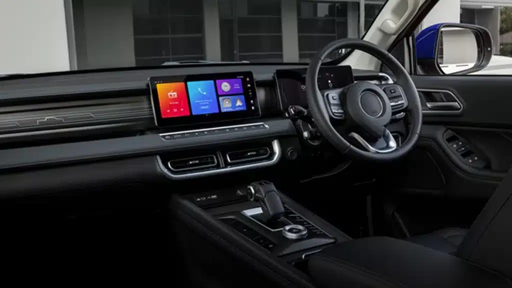 GWM POER300 interior