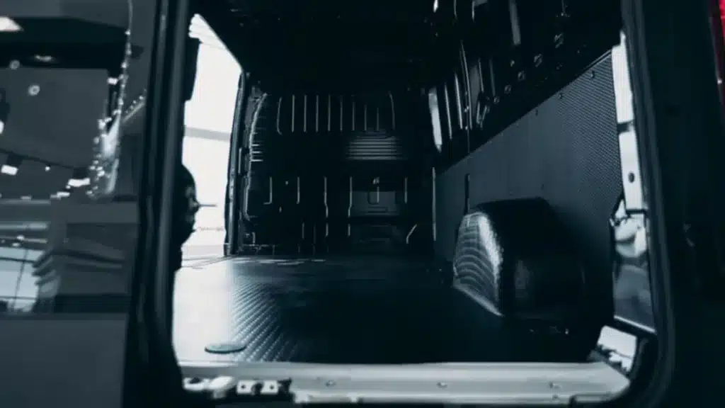 Maxus Deliver 9 loadspace