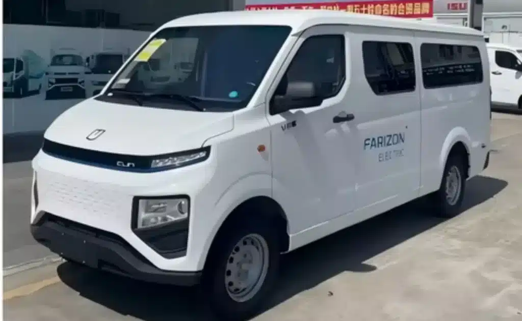 Farizon V6E in public