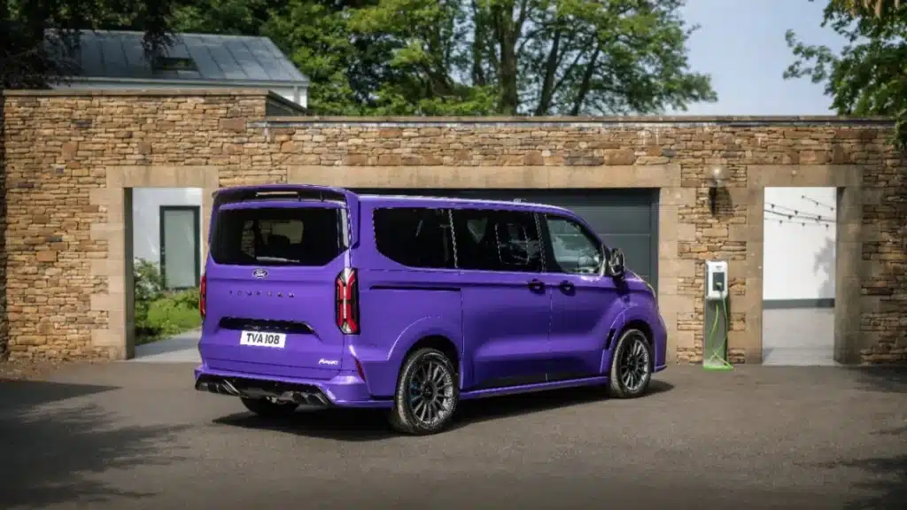 E-Tourneo Custom MS-RT on charge