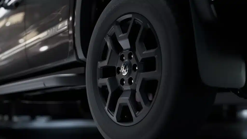 VW Amarok Dark Label alloy