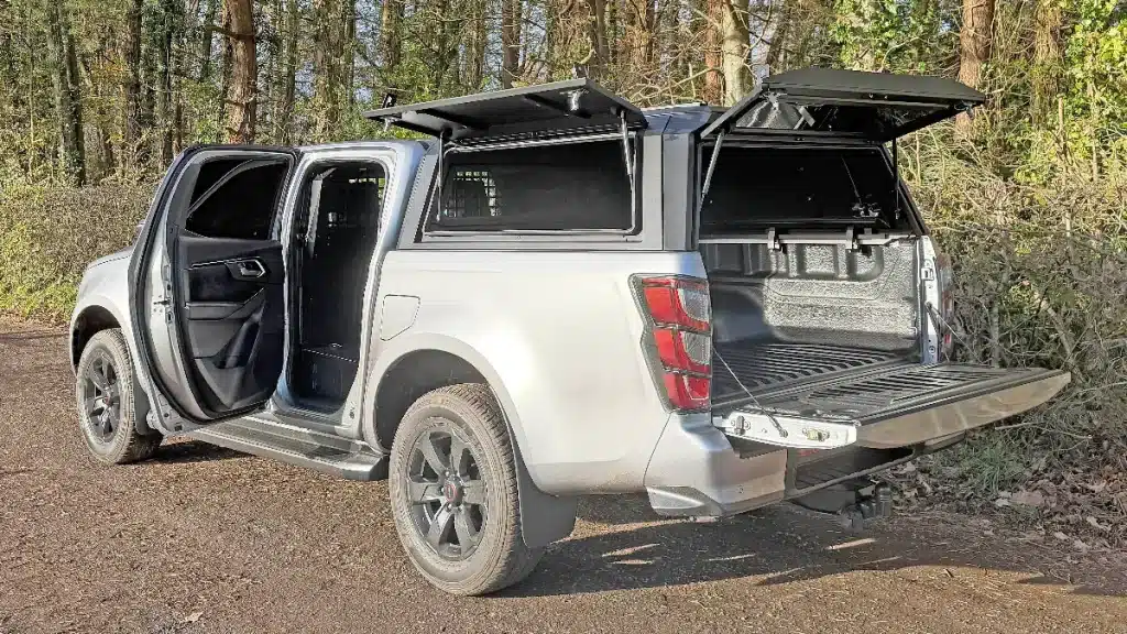 Isuzu D-Max V-Cross Commercial loadspace