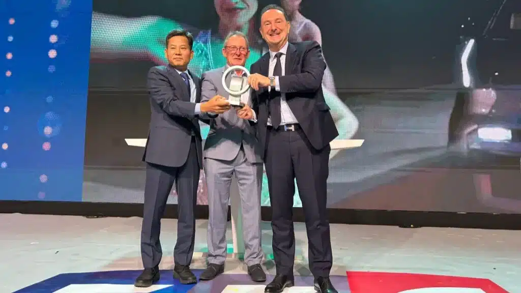 Sangdae Kim, Jarlath Sweeney, Mark Hedrich