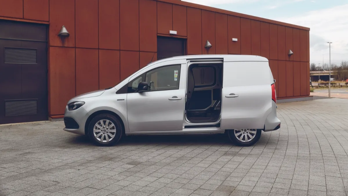 Mercedes-Benz Citan side profile load compartment