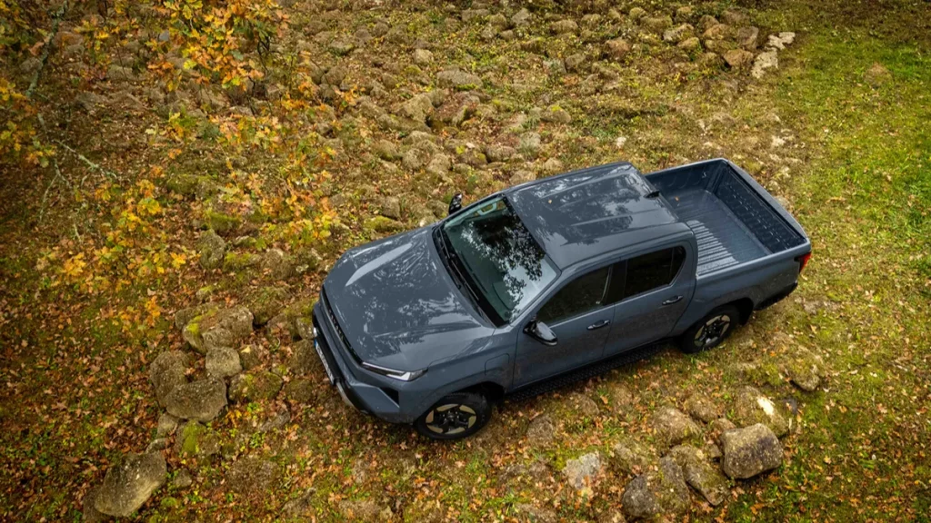 Hilux BEV load bed overhead size