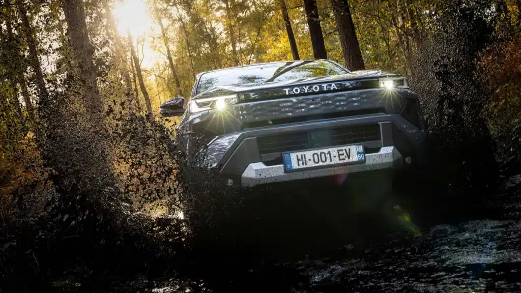 Toyota hilux electric pick-up truck front grille mud splash