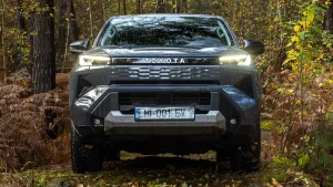 Toyota Hilux head on