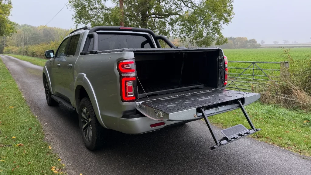 GWM POER300 rear step