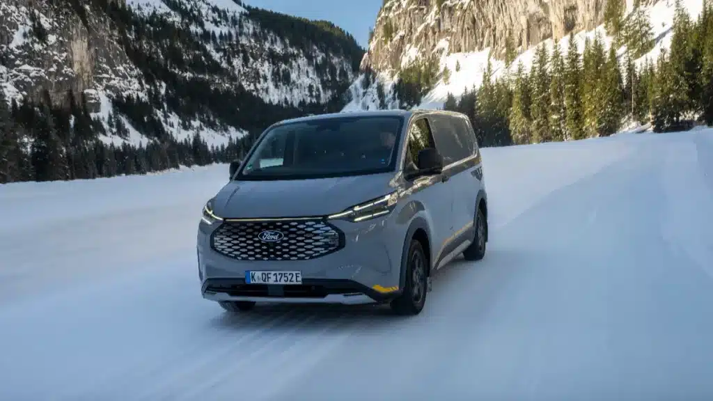 E-Transit Custom all-wheel-drive