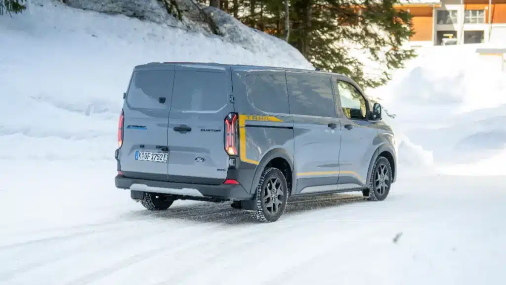 E-Transit Custom all-wheel-drive 4x4 on ice
