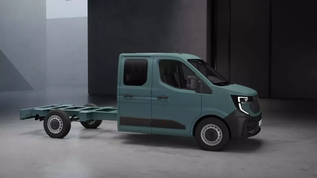 Renault Master double cab chassis