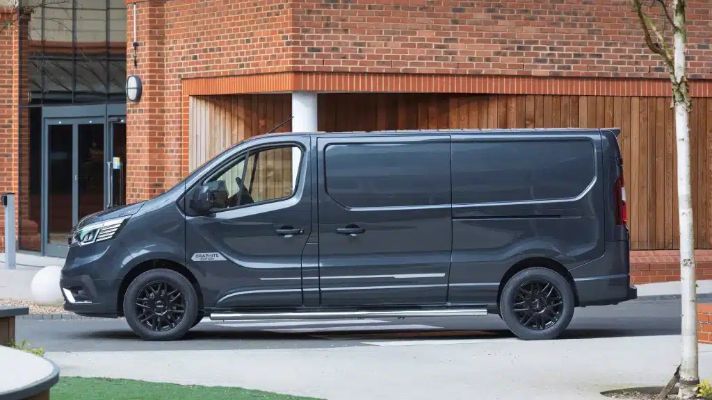 Trafic van side profile