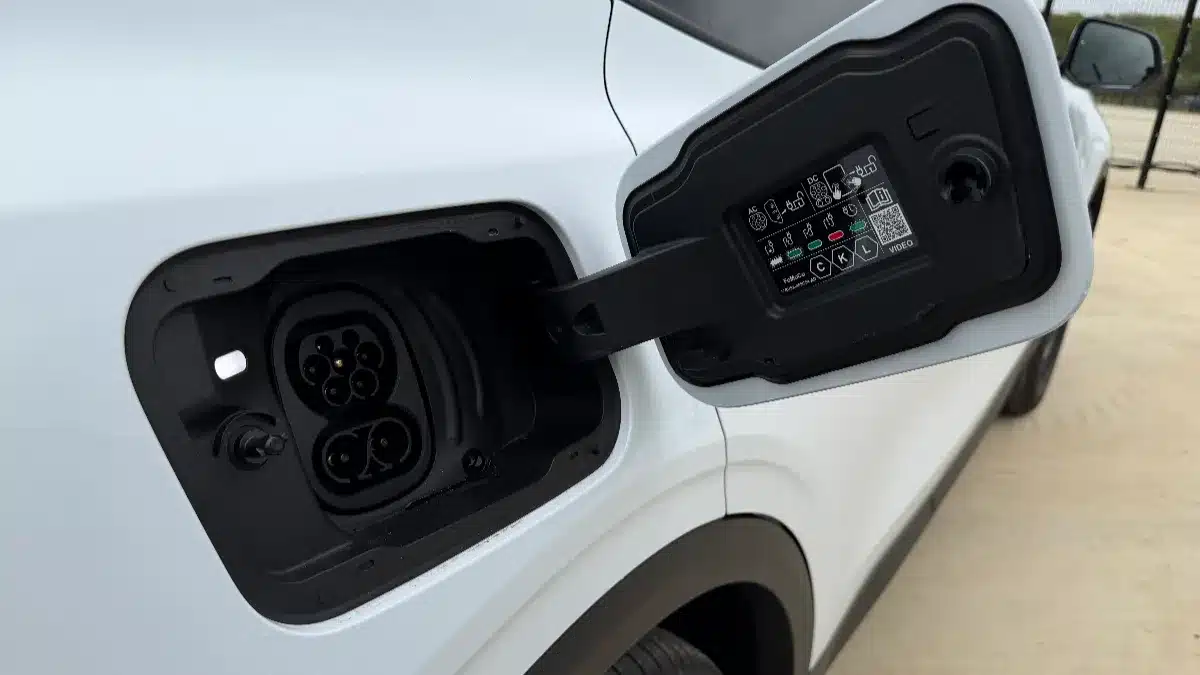 Ford Explorer Van charging CCS