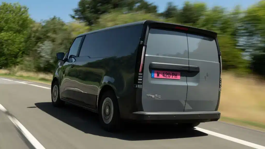 Renault Trafic E-Tech rear view